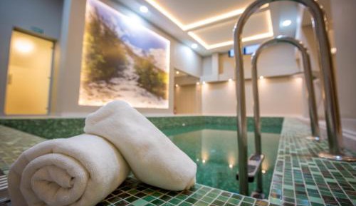 Deluxe Double Room with Free Spa Access
