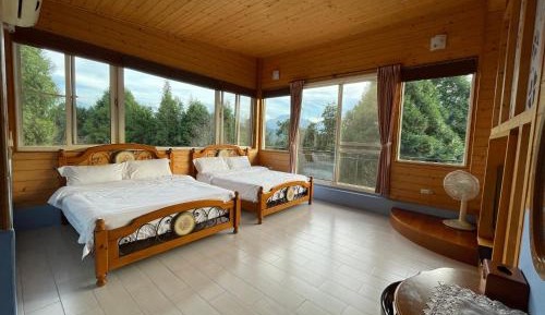 Family Room with Mountain View