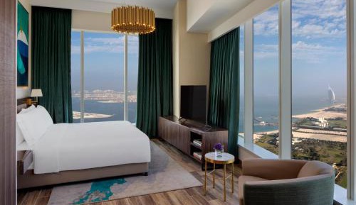Superior Three-Bedroom Apartment with Sea View