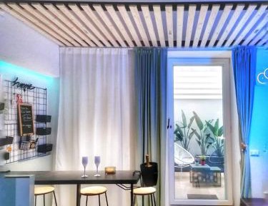 Apartment with Garden View