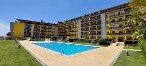 Apartment with Pool View 