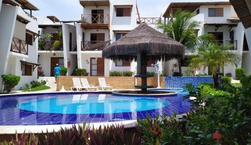 Apartment with Pool View 