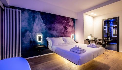 Queen Room with Spa Bath