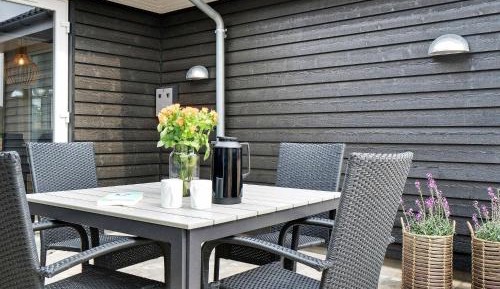 Eight-Bedroom Holiday Home