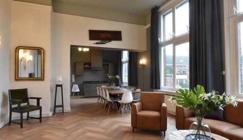 Eight-Bedroom Holiday Home