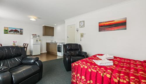 One-Bedroom Studio