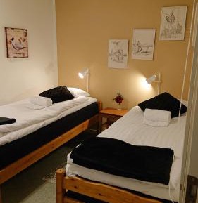 Economy Twin Room with Shared Bathroom