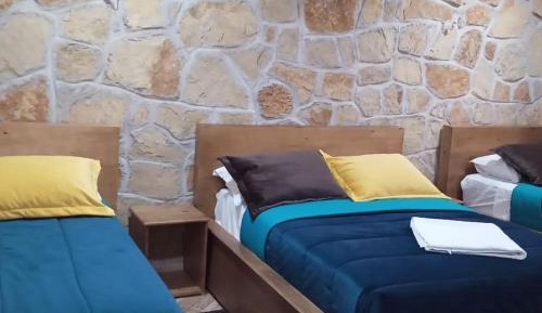 Deluxe Room (2 Adults + 1 Child)