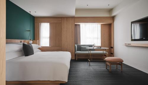 Premium King Room with Tub