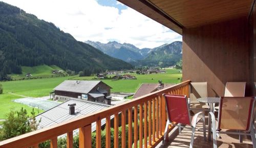 Three-Bedroom Holiday Home 