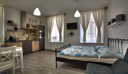 Studio (2 Adults + 1 Child)
