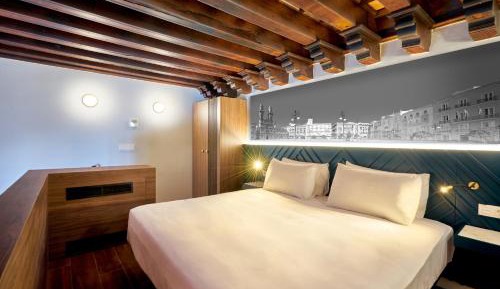 Duplex Apartment with Balcony