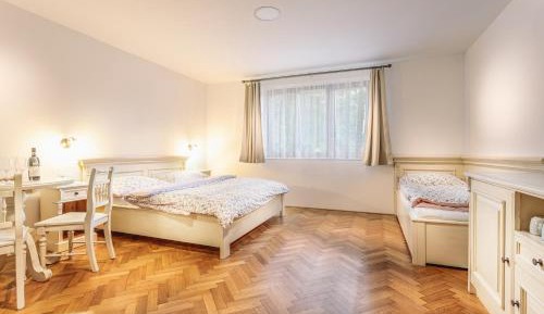 Triple Room with Bathroom