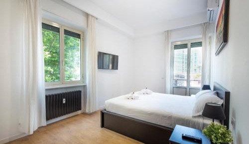 Deluxe Double Room with Balcony