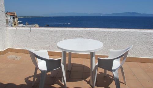 Studio Apartment with Sea View