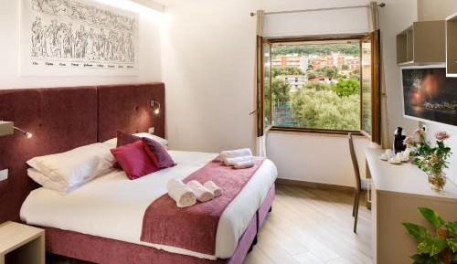 Deluxe Double or Twin Room with Mountain View