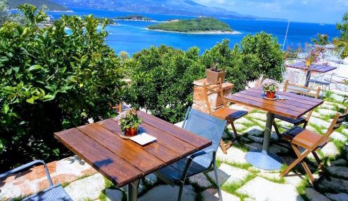 Standard Triple Room with Sea View