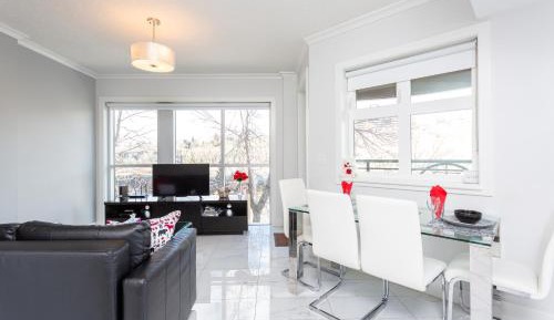Apartment with Lake View