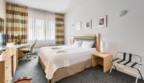 Basic Triple Room with Shared Bathroom
