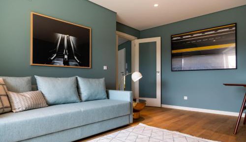 One-Bedroom Apartment with Balcony