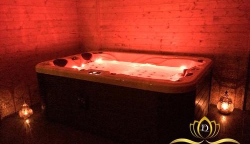 Suite with Hot Tub