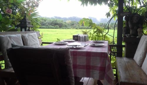 Standard Twin Room with Mountain View