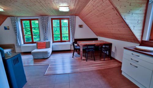 Apartment with Garden View