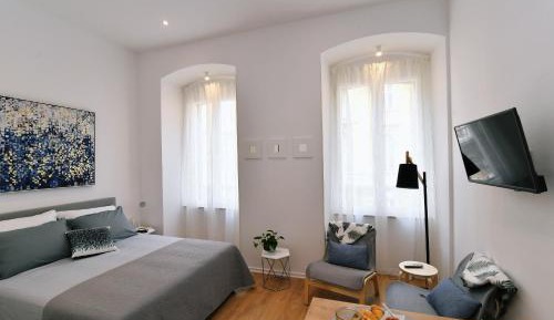 Deluxe Studio