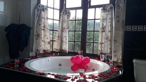 Chalet with Spa Bath (2 Adults)