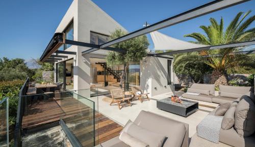 Villa with Sea View
