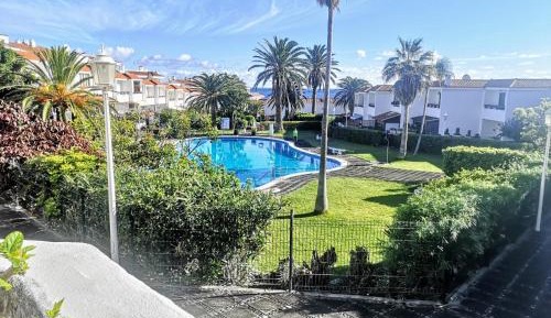 Vivienda vacacional con terraza y piscina