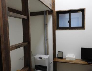 Single Room with Shared Bathroom