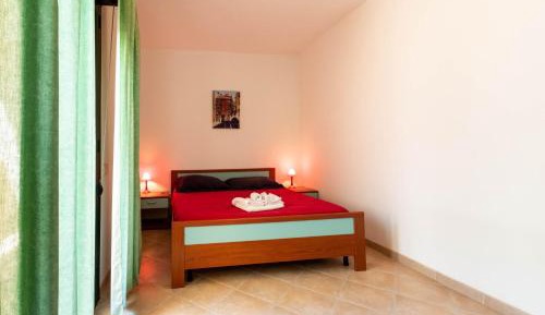 Superior One-Bedroom Apartment