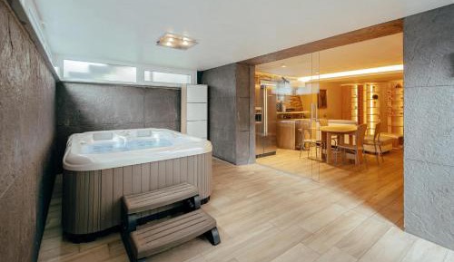 Superior Apartment with Sauna and Jacuzzi