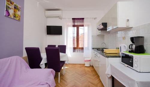 One-Bedroom Apartment with Sea View