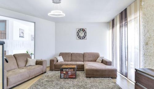 Three-Bedroom Holiday Home 