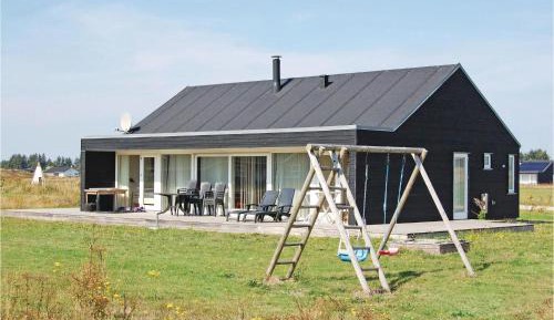 Three-Bedroom Holiday Home 
