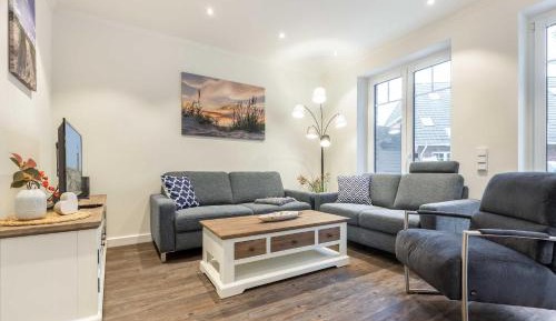 Three-Bedroom Apartment with Terrace