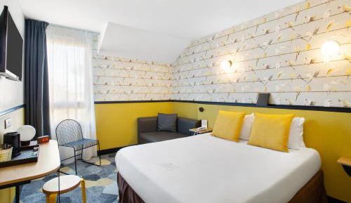 Triple Room with Queen and Single Bed - Non-Smoking