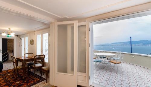 Penthouse Apartment with Sea View