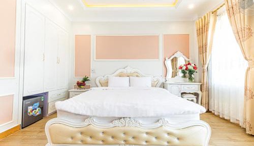 Queen Room with Balcony