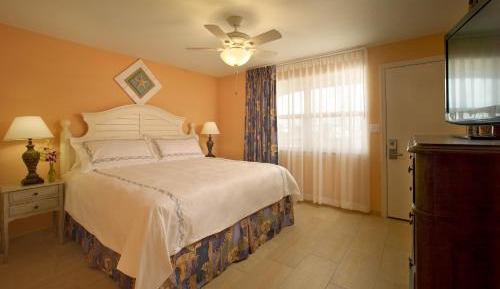 Deluxe King Room Ocean View