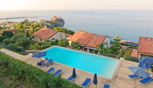 Studio Apartment with Sea View