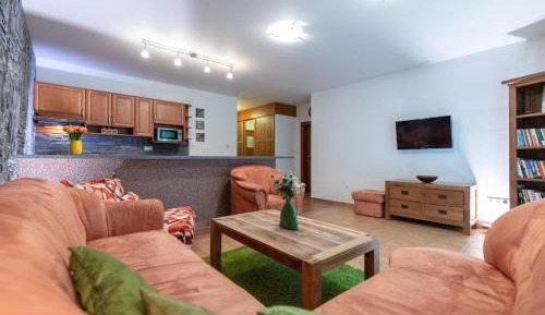 Superior One Bedroom Apartment