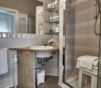Family Junior Suite with Pool or Garden View