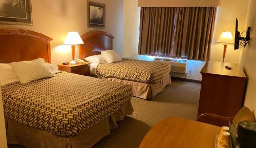 Queen Room with Two Queen Beds - Non-Smoking
