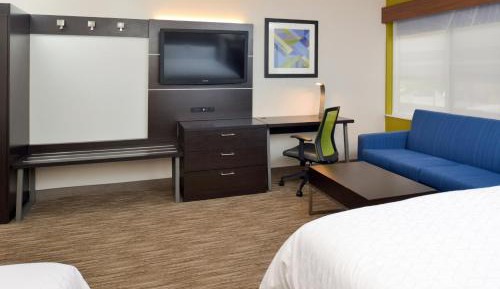 Queen Room with Two Queen Beds and Sofa Bed