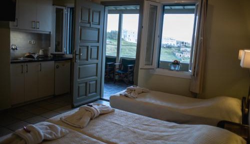 Standard Triple Room with Sea View