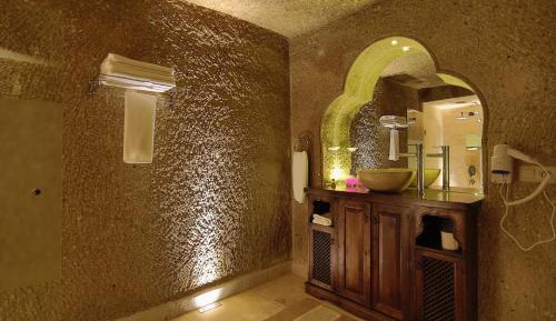 Twin Cave Room-Ground Floor