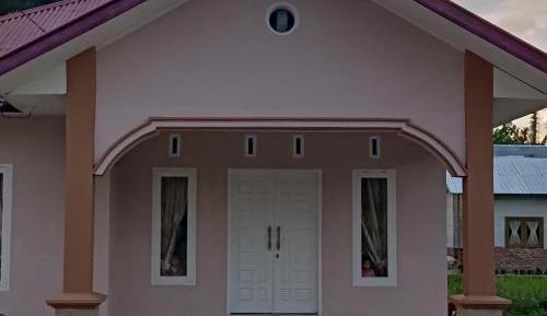 Deluxe Room (2 Adults + 1 Child)